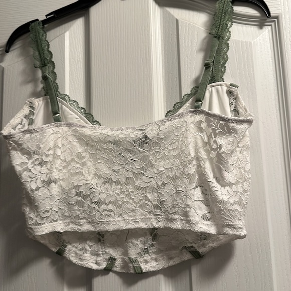 Crop Floral lace corset top - Picture 5 of 6